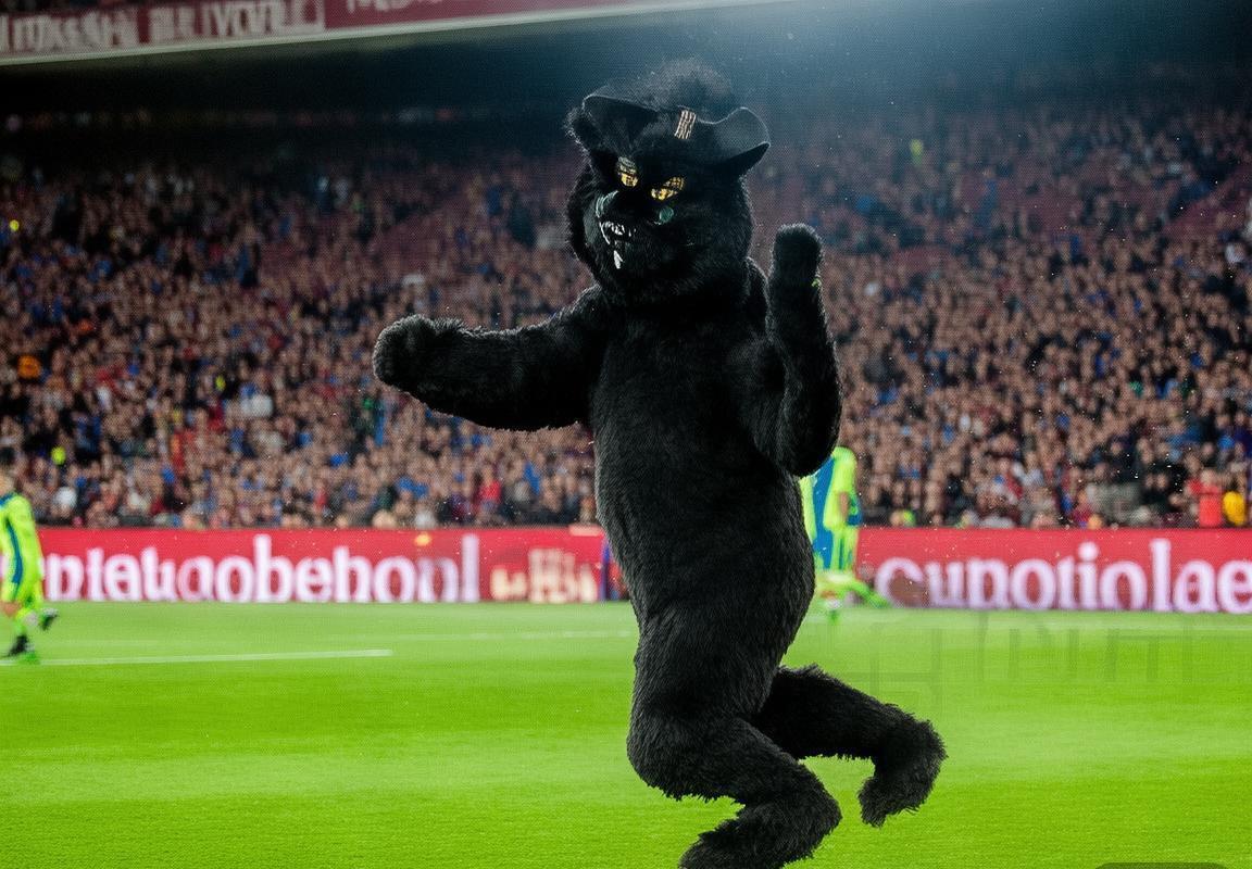 巴塞罗那VS埃尔切：黑猫吉祥物助力激情战，进球盛宴回顾(图1)